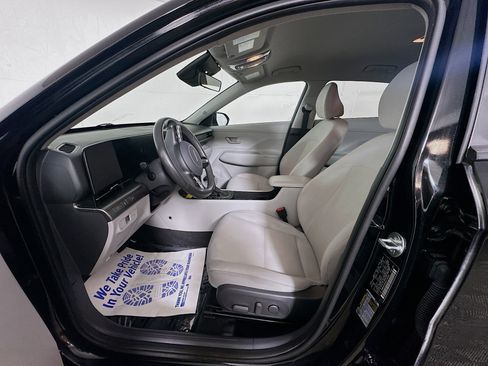 Used 2025 Hyundai Kona SEL image 19