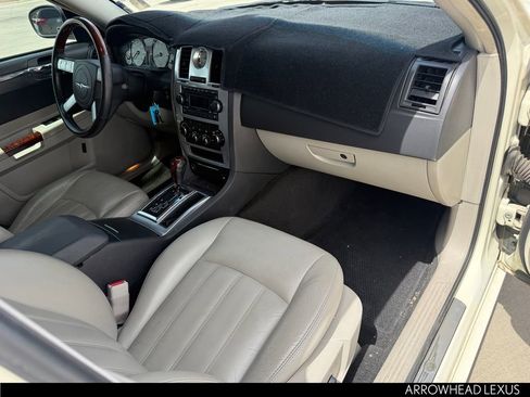 Used 2005 Chrysler 300 C w/ Protection Group II image 24