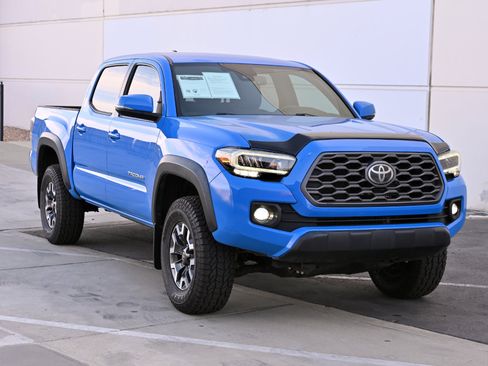Used 2020 Toyota Tacoma TRD Off-Road AWD/4WD image 9