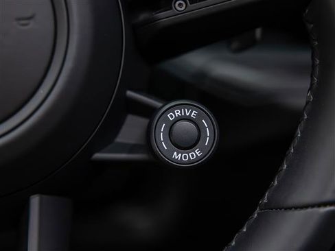 Used 2025 Porsche Cayenne GTS AWD/4WD image 22