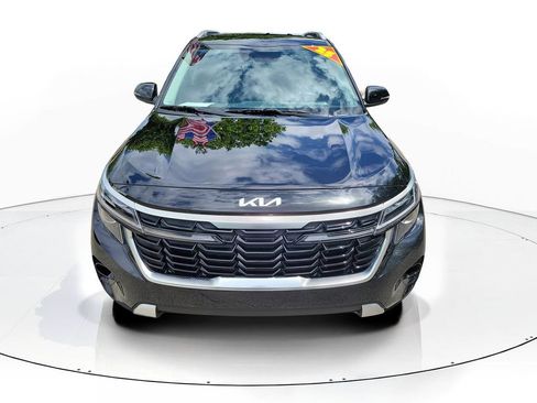 Used 2025 Kia Seltos EX w/ EX Sunroof Package FWD image 2