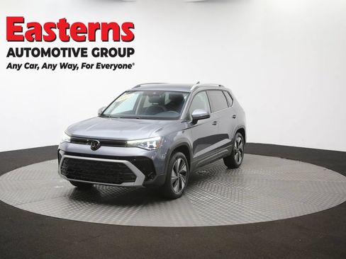 Used 2025 Volkswagen Taos SE AWD/4WD image 53
