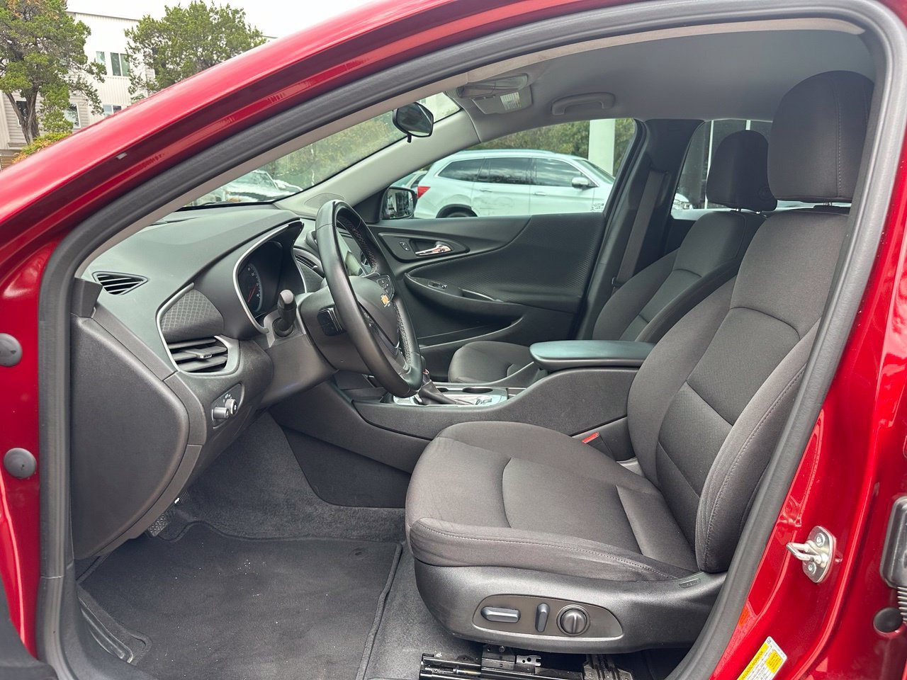 Used 2024 Chevrolet Malibu RS FWD image 10