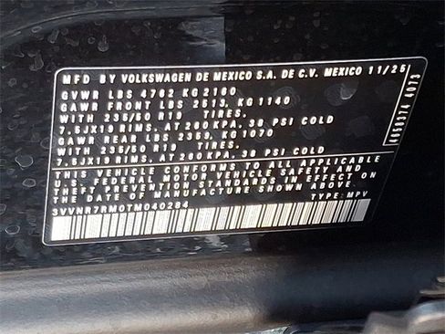 New 2026 Volkswagen Tiguan SE image 11