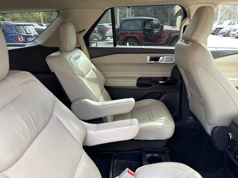 Used 2021 Ford Explorer Platinum w/ Equipment Group 601A image 30