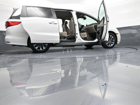 Certified 2024 Honda Odyssey EX-L image 51