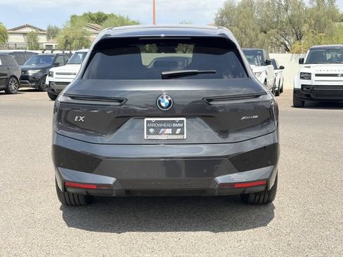 Used 2022 BMW iX xDrive50 w/ Premium Package AWD/4WD image 7