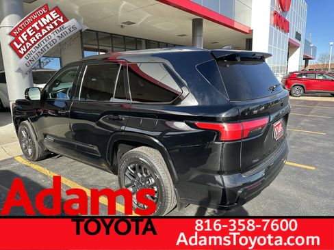 Used 2026 Toyota Sequoia Platinum image 3