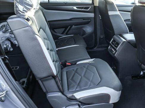 New 2026 Volkswagen Atlas Peak Edition AWD/4WD image 37