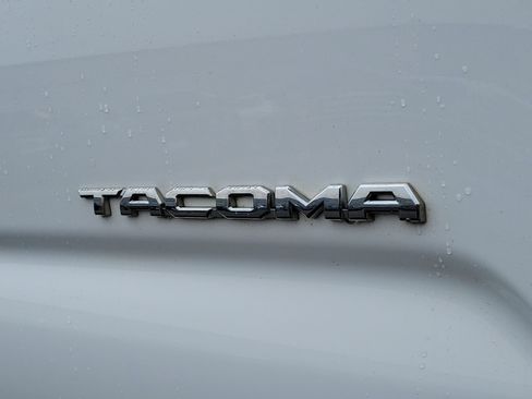 Used 2020 Toyota Tacoma TRD Sport image 6