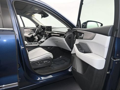 Used 2026 Acura MDX SH-AWD w/ Advance Package image 12
