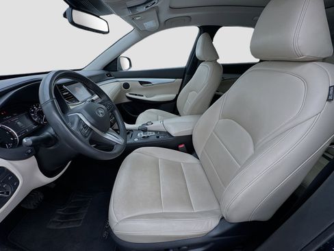 Used 2019 INFINITI QX50 Luxe w/ Cargo Package FWD image 13