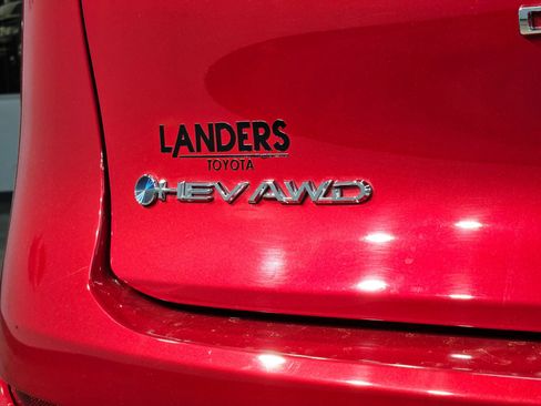 Certified 2024 Toyota Crown XLE image 37