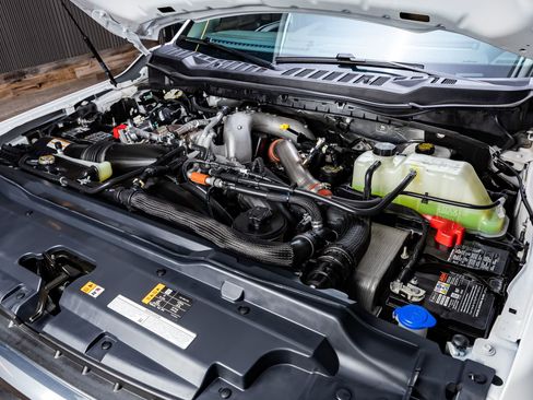 Used 2025 Ford F350 Platinum w/ Platinum Plus Package image 40