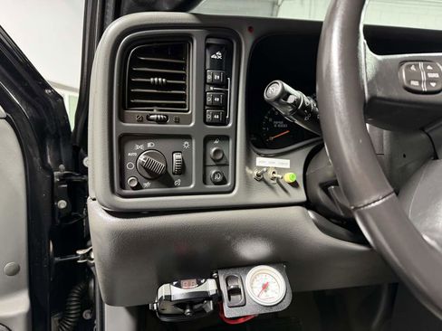 Used 2007 Chevrolet Silverado 2500 LT w/ Heavy-Duty Power Package image 24