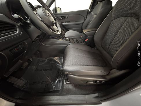 Used 2025 Subaru Forester Premium AWD/4WD image 10