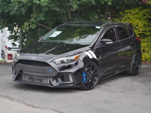 Used 2017 Ford Focus RS AWD/4WD image 2