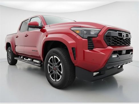 Used 2024 Toyota Tacoma TRD Sport image 2