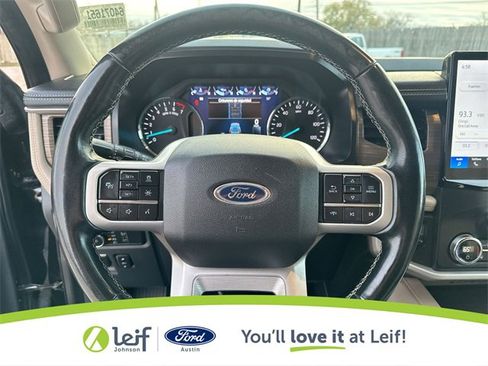 Used 2022 Ford Expedition Limited image 15