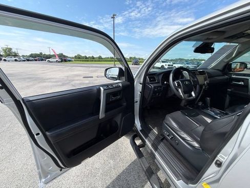 Used 2021 Toyota 4Runner SR5 AWD/4WD image 10
