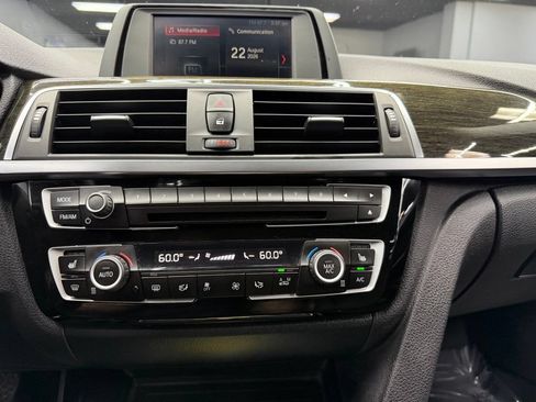 Used 2018 BMW 320i Sedan RWD image 24