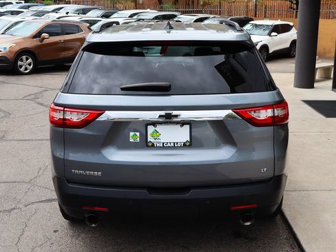 Used 2021 Chevrolet Traverse LT FWD image 10