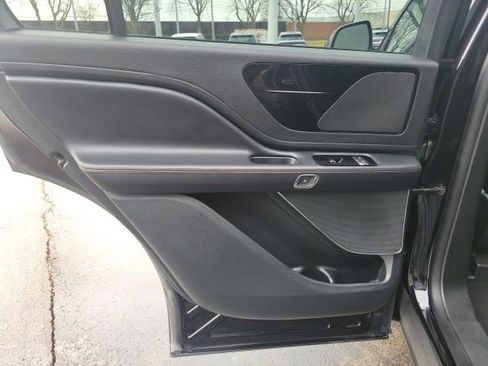 Used 2023 Lincoln Aviator AWD w/ Premium Package image 22