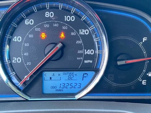 Used 2014 Toyota RAV4 Limited image 15