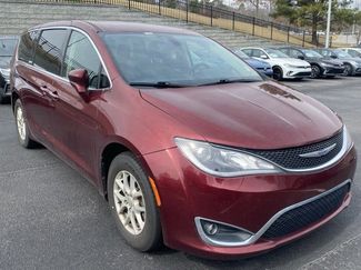 Used 2020 Chrysler Pacifica Touring w/ Cold Weather Group video 1