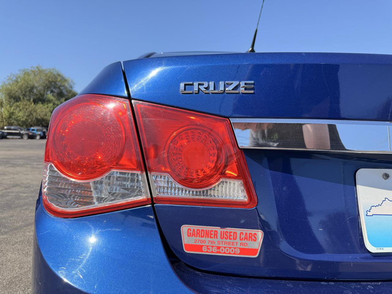 Used 2012 Chevrolet Cruze LS w/ Connectivity Package FWD image 6