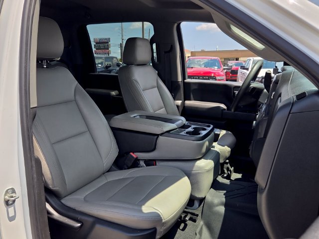 Used 2021 Chevrolet Silverado 2500 Custom w/ Custom Value Package AWD/4WD image 16
