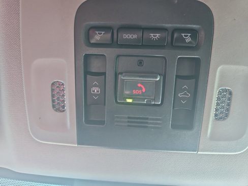 Used 2022 Toyota Camry XSE w/ Navigation Package image 10