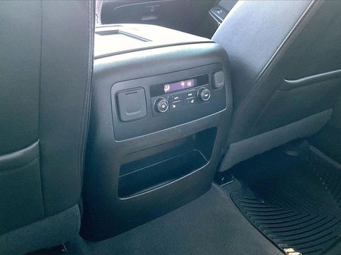 Used 2020 GMC Yukon SLT image 34