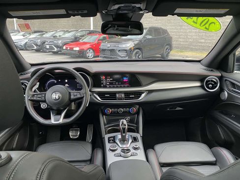 Used 2024 Alfa Romeo Stelvio AWD image 21