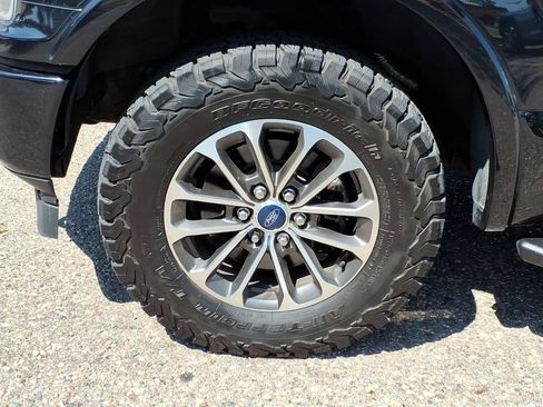 Used 2019 Ford F150 XLT w/ Equipment Group 302A Luxury AWD/4WD image 9