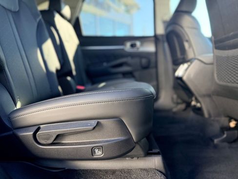Used 2022 Kia Sorento SX image 18