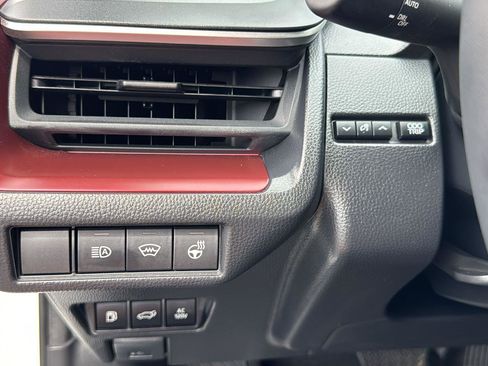 Used 2025 Toyota Prius Plug-In Hybrid w/ Limited Premium Package image 12