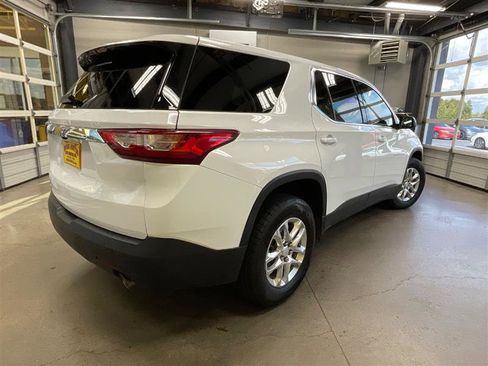 Used 2021 Chevrolet Traverse LS image 5