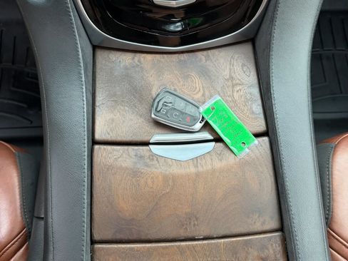 Used 2019 Cadillac Escalade Premium Luxury AWD/4WD image 29