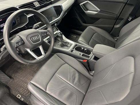 Used 2025 Audi Q3 2.0T Premium w/ Convenience Package image 4