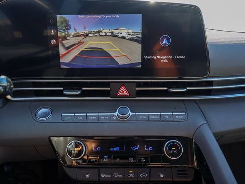 Used 2023 Hyundai Elantra SEL w/ Convenience Package image 29