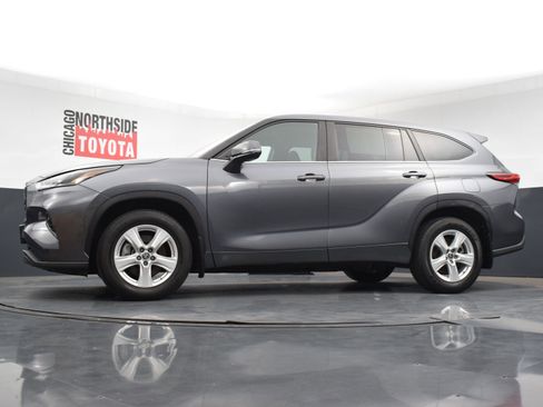 Used 2023 Toyota Highlander LE image 28