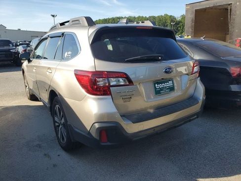 Used 2019 Subaru Outback 2.5i Limited w/ Popular Package #2 AWD/4WD image 8
