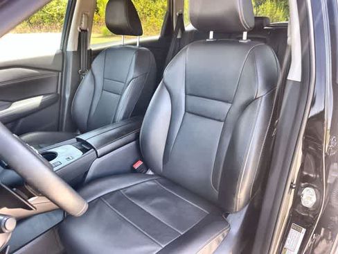 Used 2024 Nissan Rogue SL FWD image 11