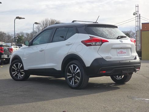 Used 2020 Nissan Kicks SV image 11