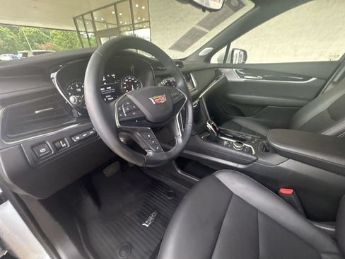 Certified 2026 Cadillac XT5 Premium Luxury w/ LPO, Blue Accent Package FWD image 10