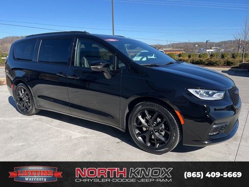 New 2026 Chrysler Pacifica Limited image 31