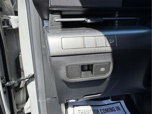Used 2024 Hyundai Kona SEL AWD/4WD image 16