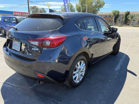Used 2016 MAZDA MAZDA3 i Grand Touring FWD image 9