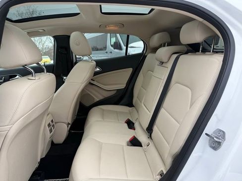 Used 2019 Mercedes-Benz GLA 250 4MATIC image 17